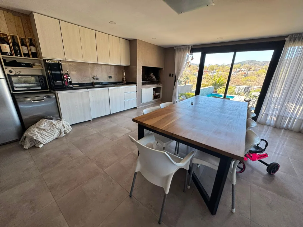 Casa de 4 ambientes en venta en Villa Carlos Paz, Avenida Perito Moreno 1700, foto 5