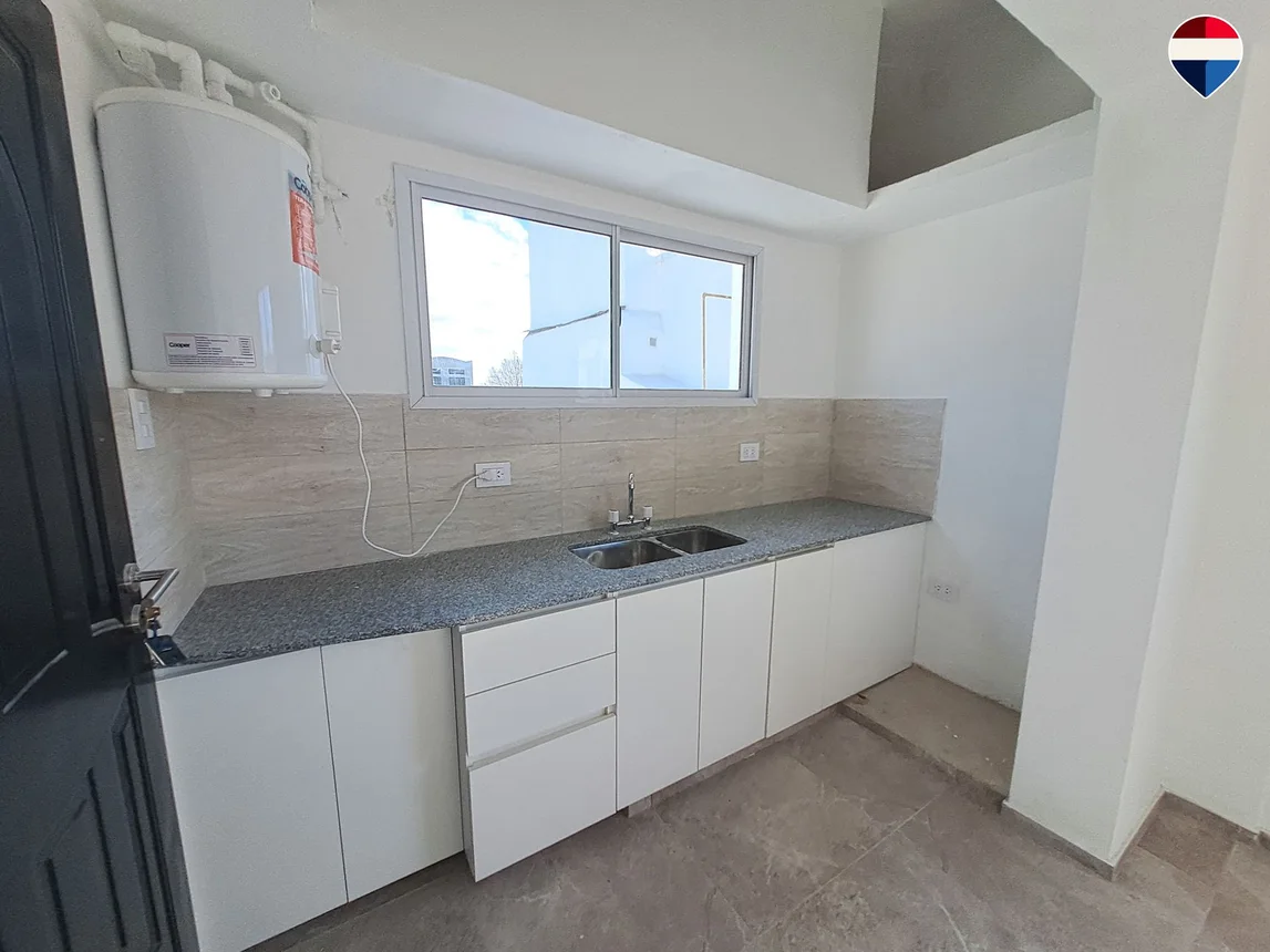 PH de 3 ambientes en venta en Sarandí, Avenida Bartolomé Mitre 3500, foto 2