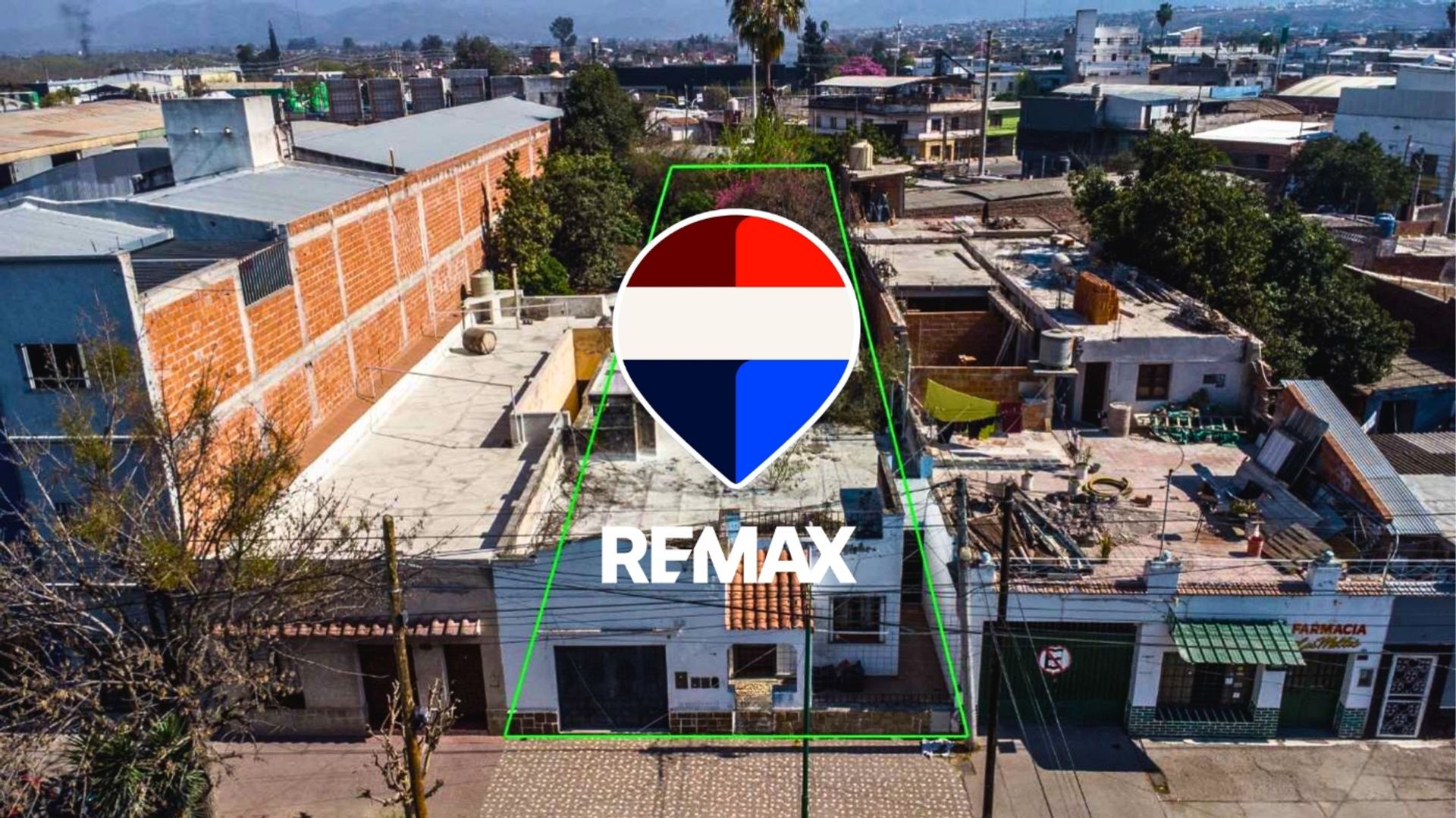 CASA VENTA A RENOVAR IDEAL GALPON AV CHILE - foto 1