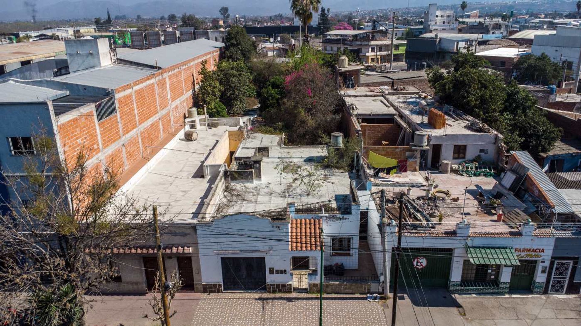 CASA VENTA A RENOVAR IDEAL GALPON AV CHILE - foto 3