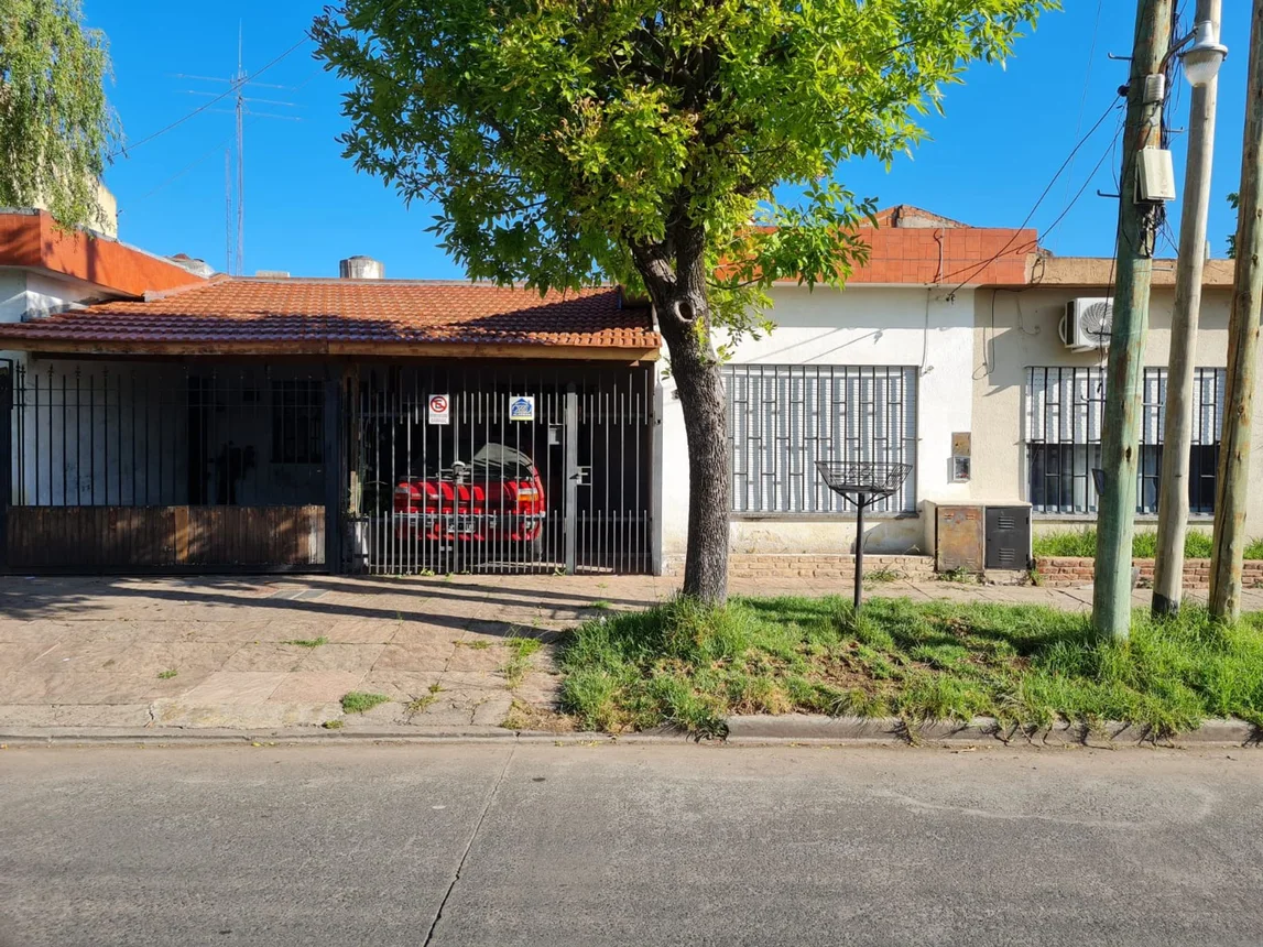 PH de 3 ambientes en venta en El Palomar, Sargento Cabral 800