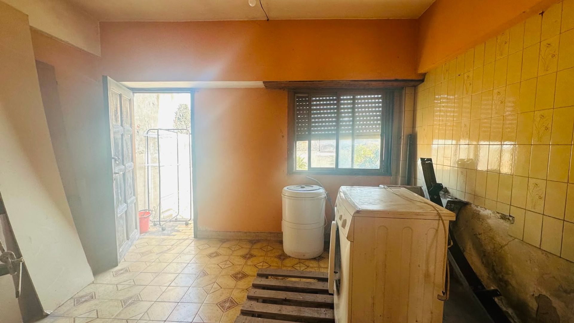 Foto 20 — VENTA PH+3 LOCALES SOBRE AV. HIPOLITO YRIGOYEN