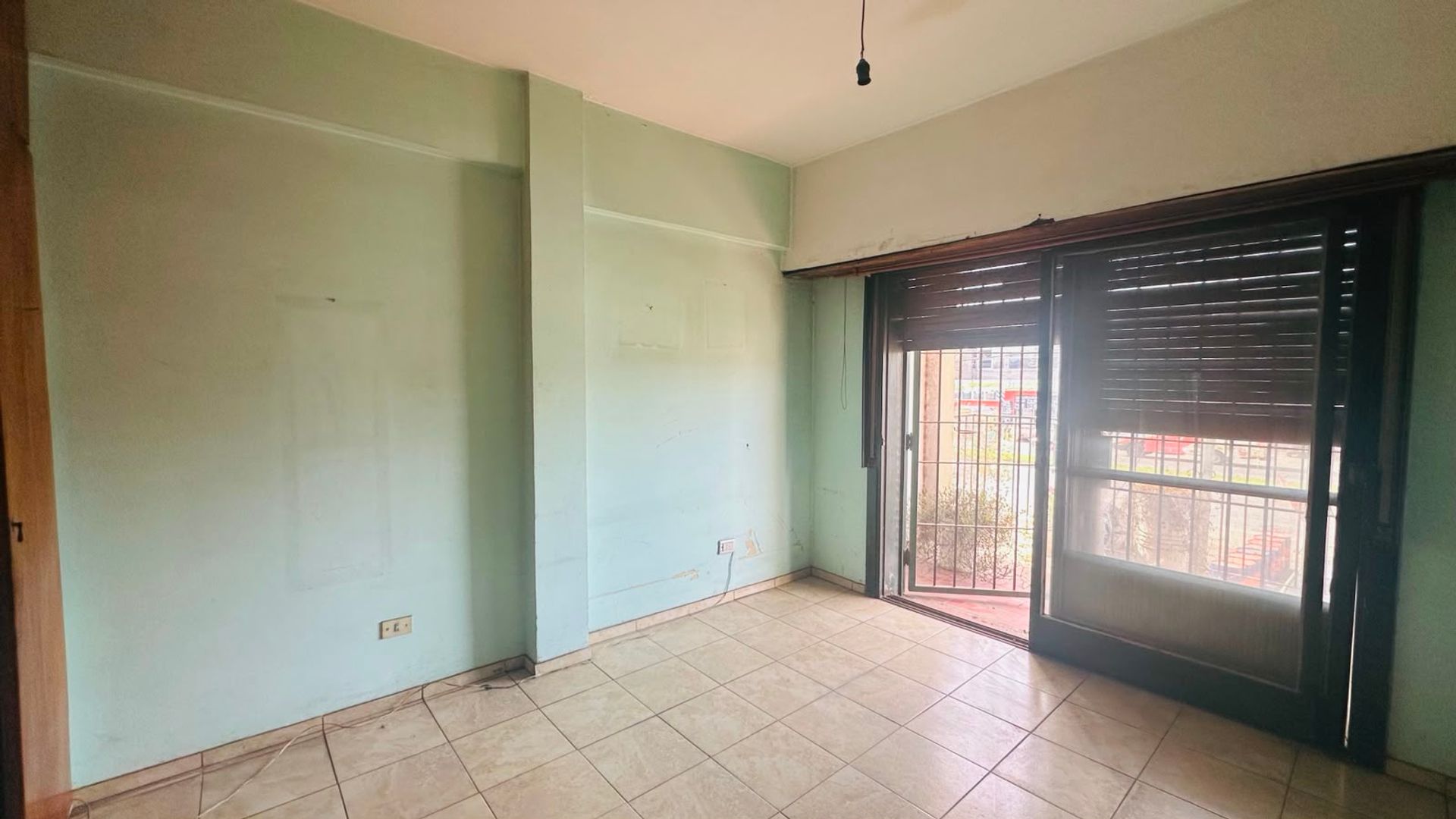 Foto 30 — VENTA PH+3 LOCALES SOBRE AV. HIPOLITO YRIGOYEN