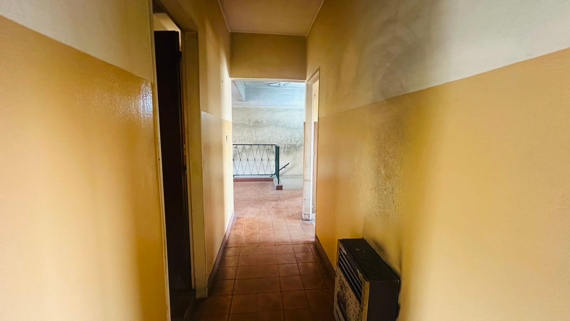 Foto 12 — VENTA PH+3 LOCALES SOBRE AV. HIPOLITO YRIGOYEN