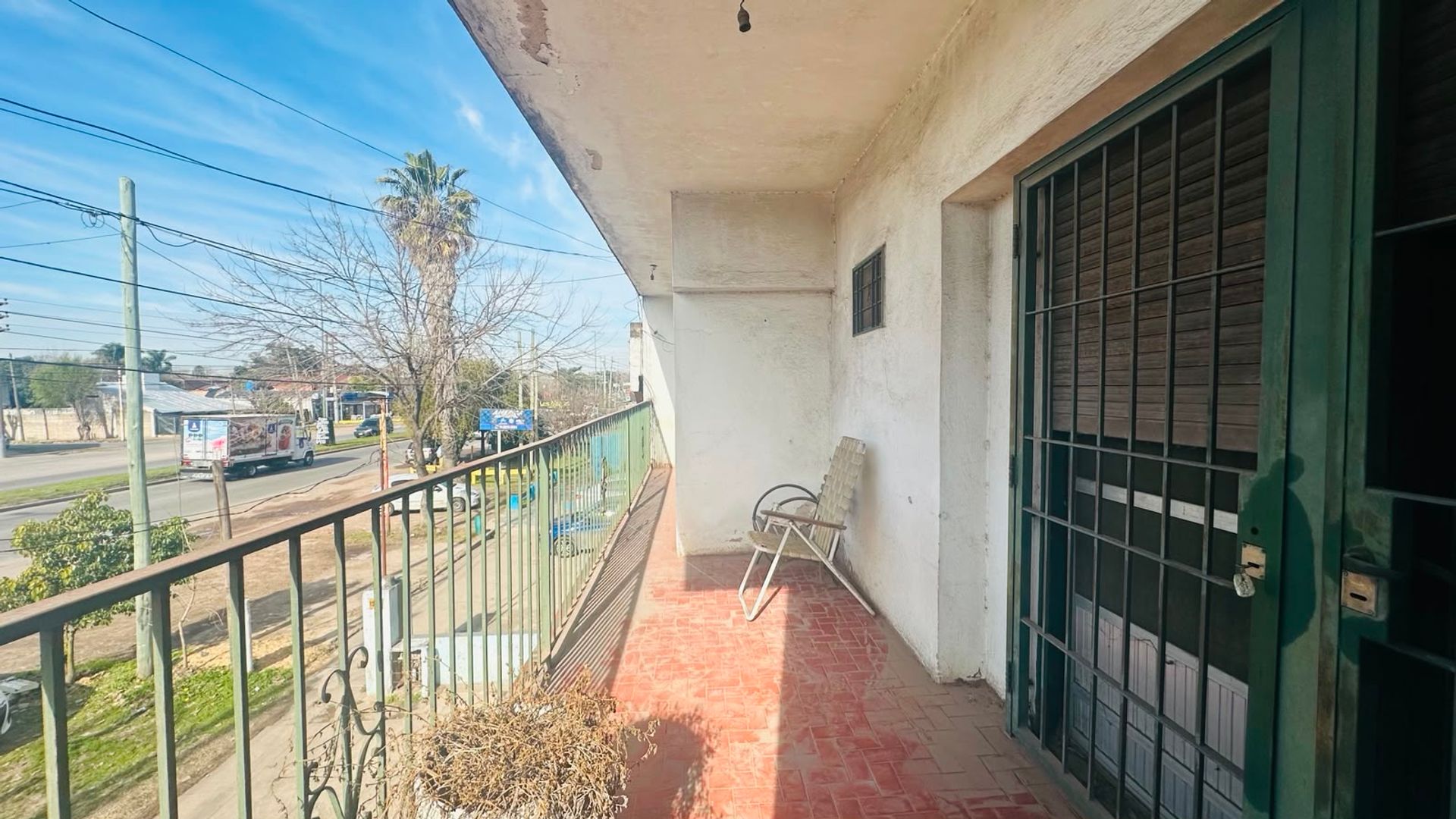 Foto 10 — VENTA PH+3 LOCALES SOBRE AV. HIPOLITO YRIGOYEN