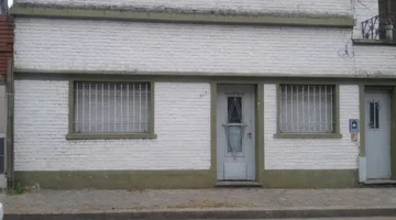 Casa, al frente a reciclar. Arroyito. Oportunidad