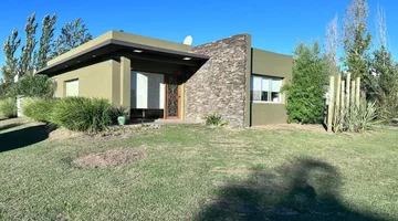 CASA EN VENTA 4 AMBIENTES CRUZ DEL SUR