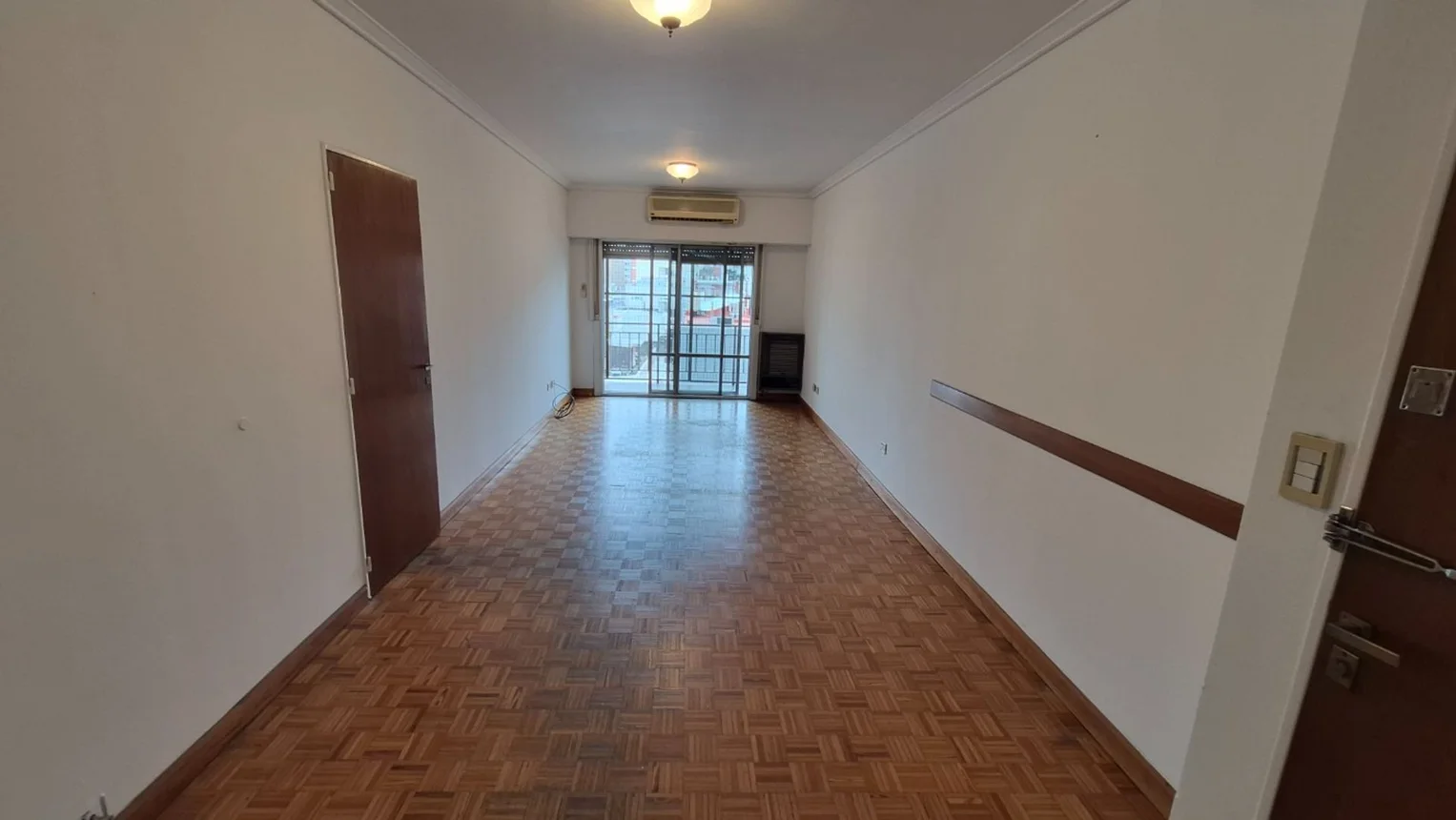 Departamento de 3 ambientes en alquiler en Quilmes, Avenida Rivadavia 100, foto 2