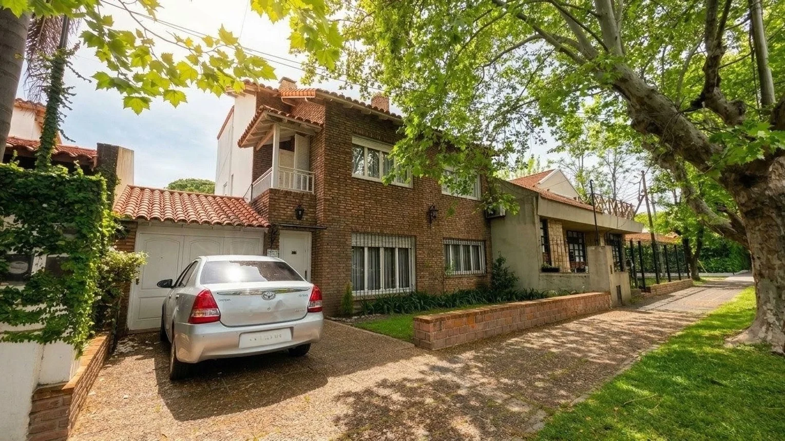 Casa de 4 ambientes en venta en Adrogué, José Sánchez 1500