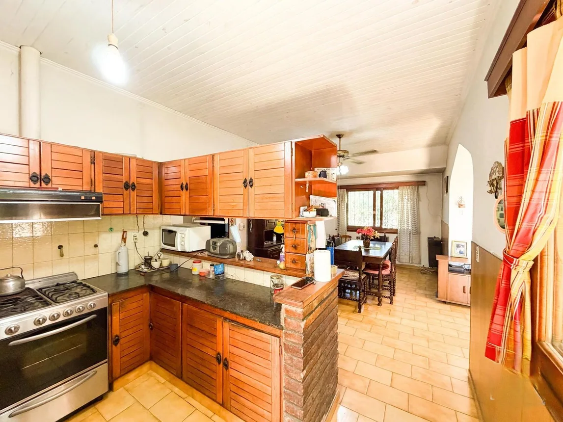 Casa de 4 ambientes en venta en Hurlingham, Debussy 2200, foto 2
