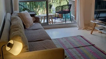 ALQUILER 4 AMB SEMIPISO C/MUEBLES BALCON EXP INCL
