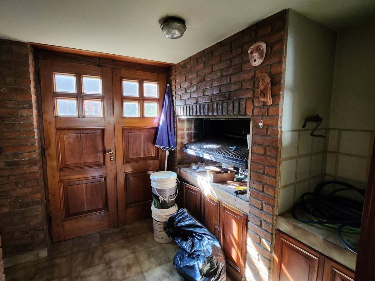 Foto 8 — VENTA CASA 5AMB BARRIO PARQUE BERNAL PATIO COCHERA