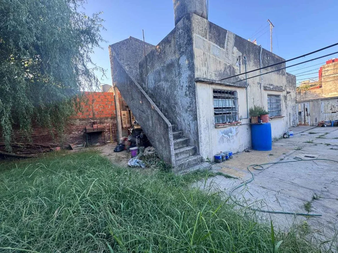 Casa en venta en Isidro Casanova, foto 4