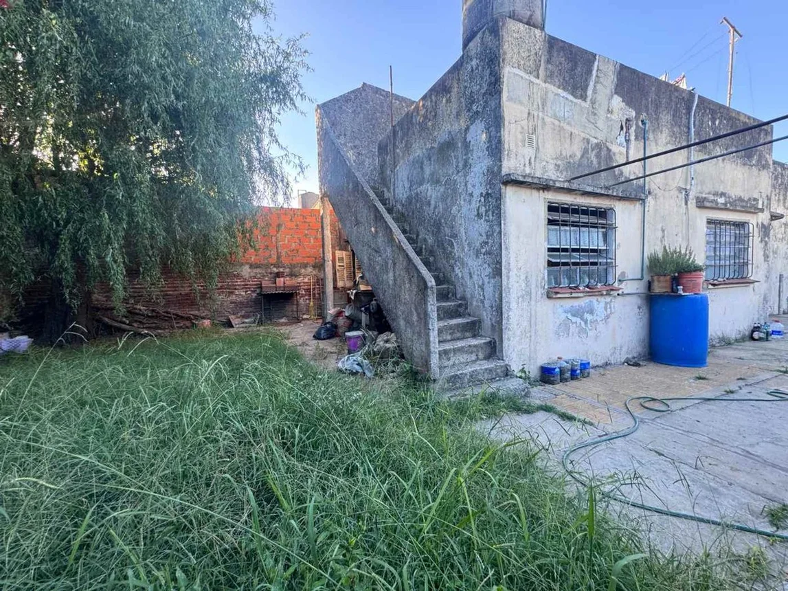 Casa en venta en Isidro Casanova, foto 3