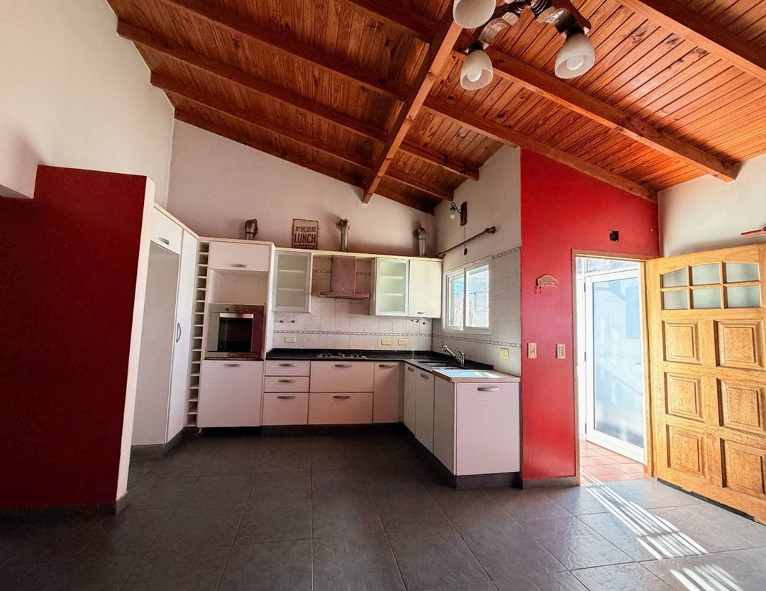VENTA CASA V.DOMINICO PILETA GARAGE PARRILLA