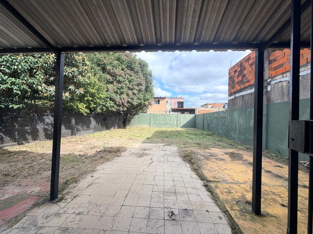 CASA + LOCAL COMERCIAL + PATIO: 3 AMB. APTO CRED