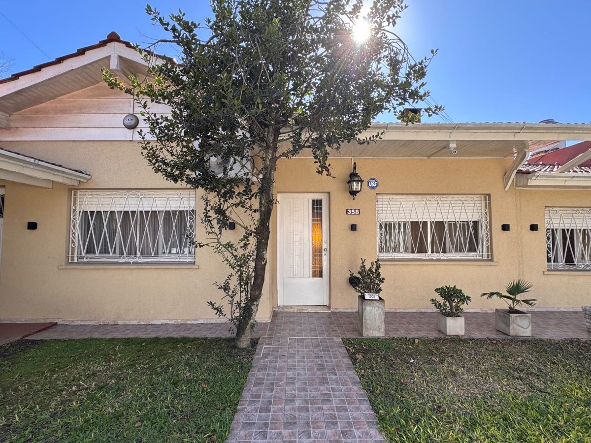 Foto 5 — VENTA CASA 5 AMB  EN BARRIO CORIMAYO