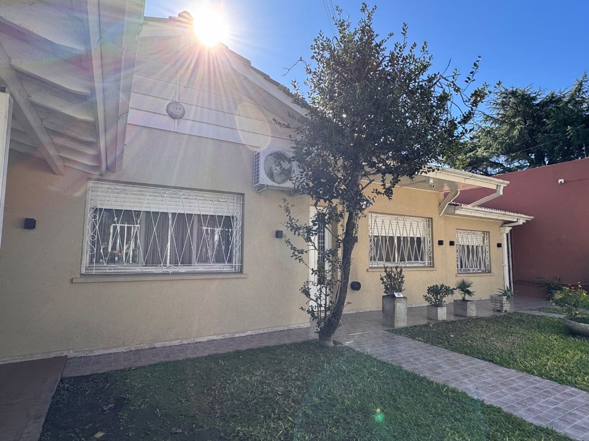 Foto 6 — VENTA CASA 5 AMB  EN BARRIO CORIMAYO