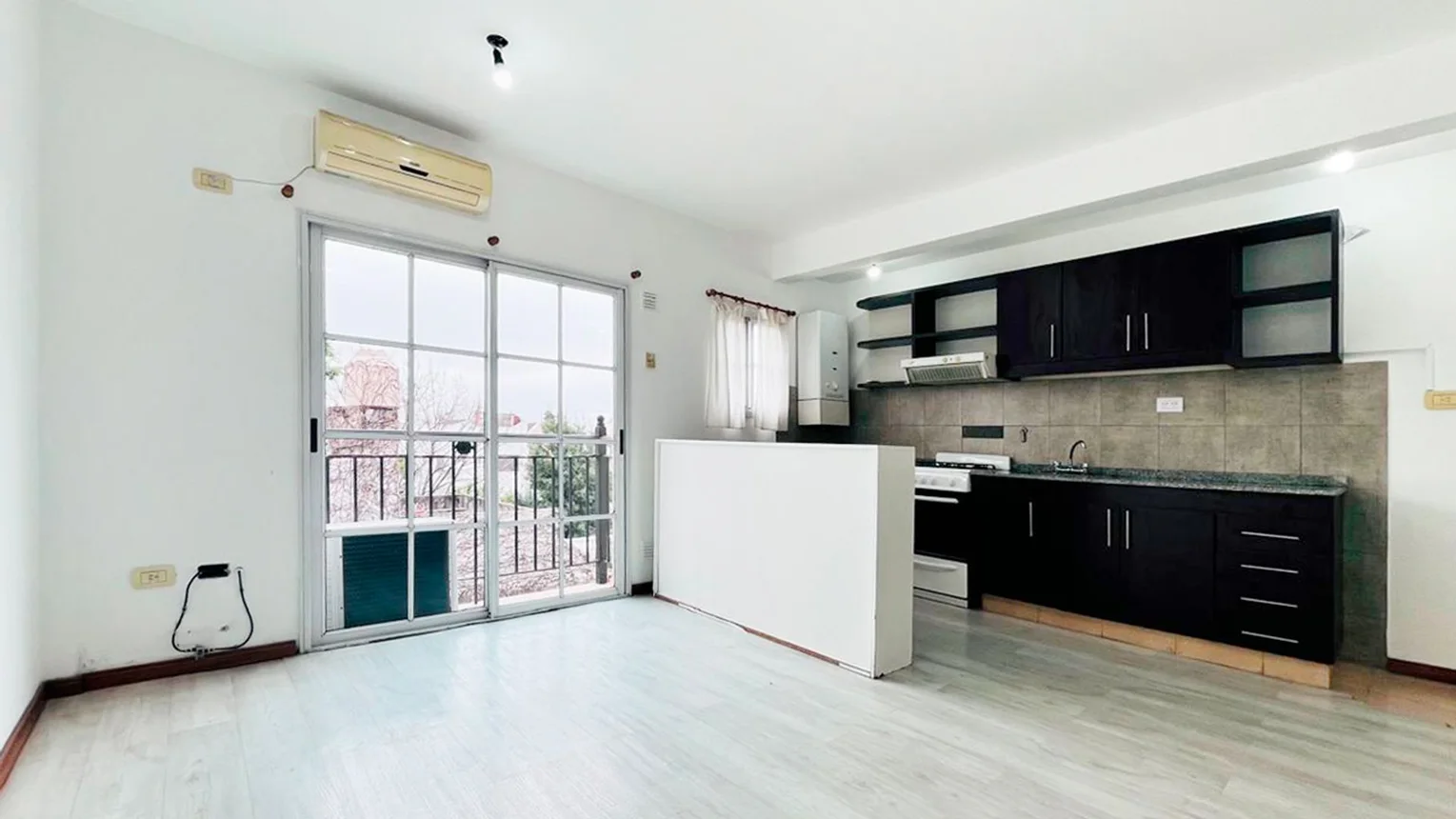Departamento de 2 ambientes en venta en Haedo, Defensa 800