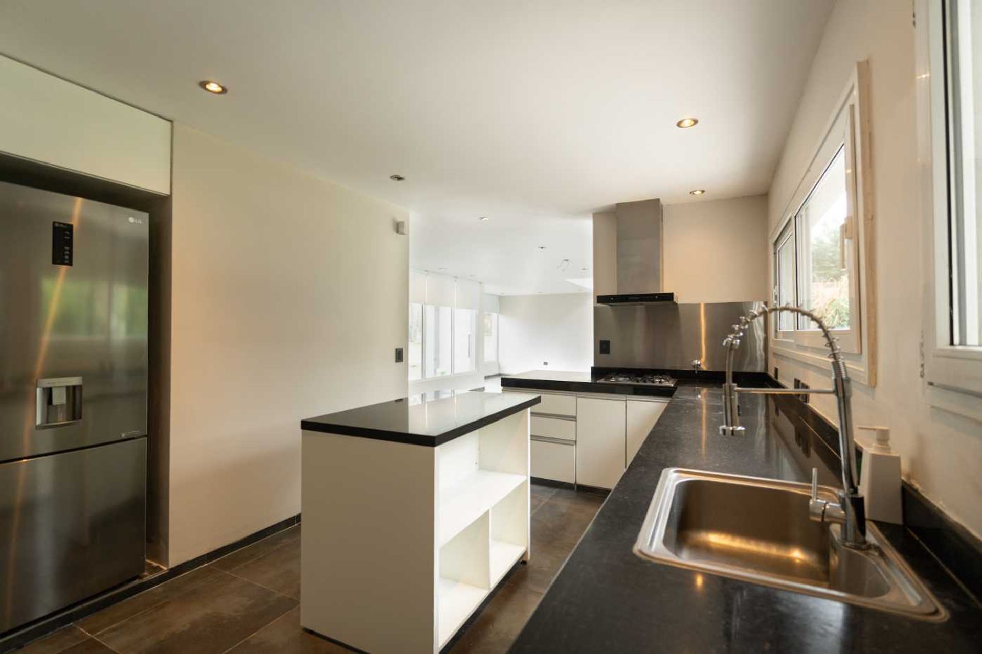 Foto 10 — Casa en Venta,  villa Elisa