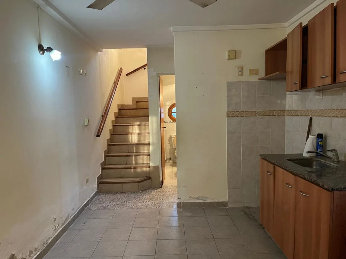 Dúplex de 3 ambientes en venta en Berazategui, Calle 153 1800
