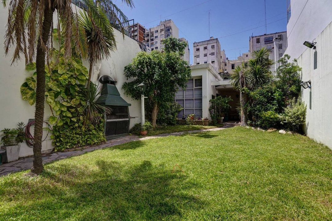 VENTA CASA 6 ambientes CABALLITO PARQUE COCHERA