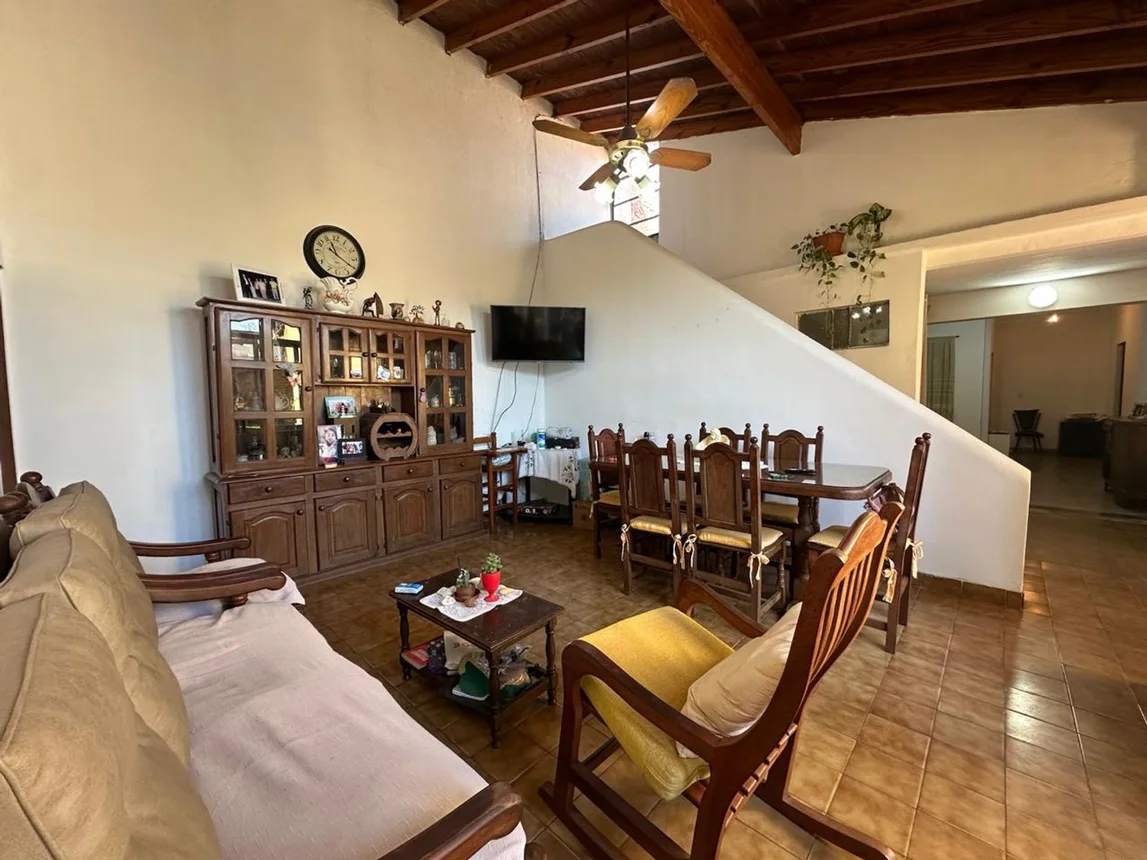 Casa de 5 ambientes en venta en José C. Paz, Labardén 900