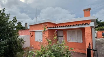 Casa 3 dormitorios, apartamento al fondo Maldonado