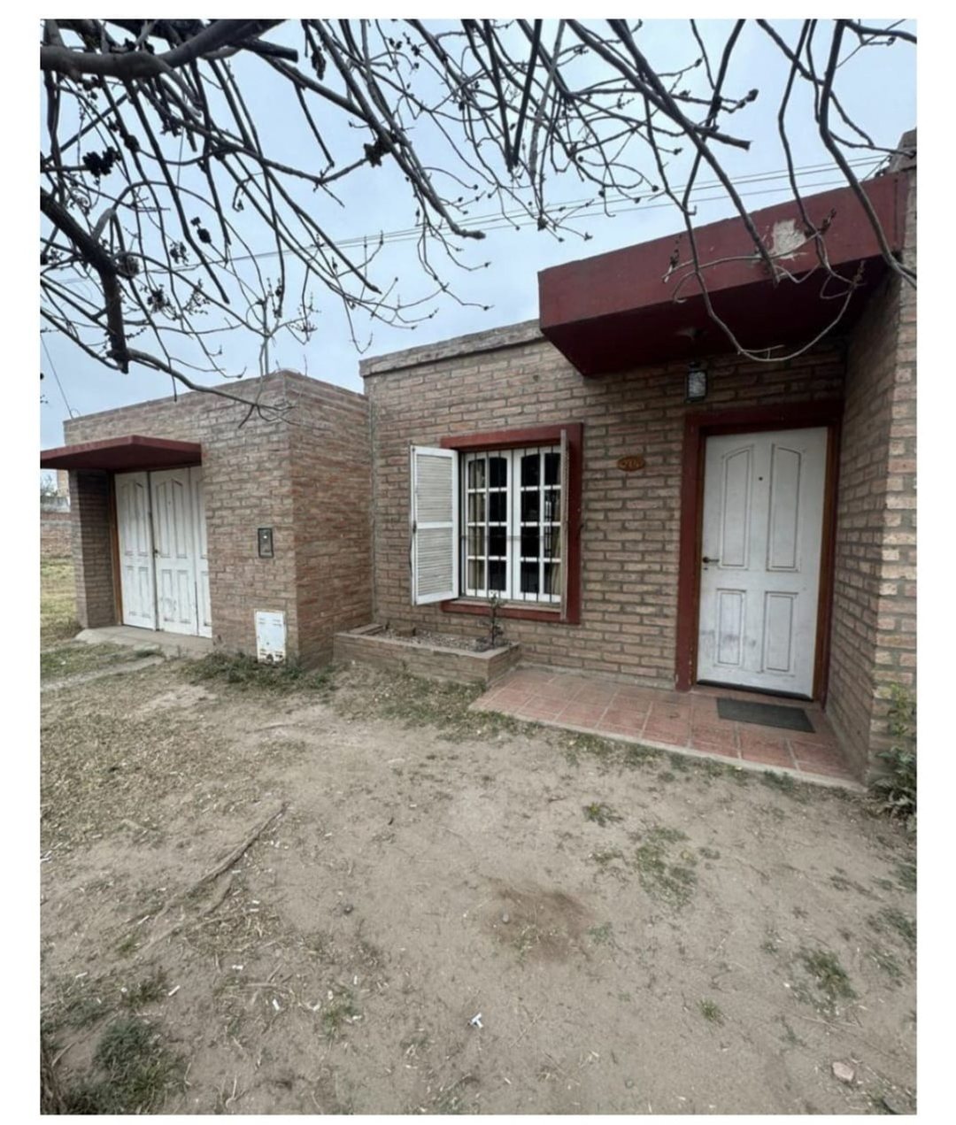 VENTA CASA DOS DORMITORIOS COCHERA RIO TERCERO CBA