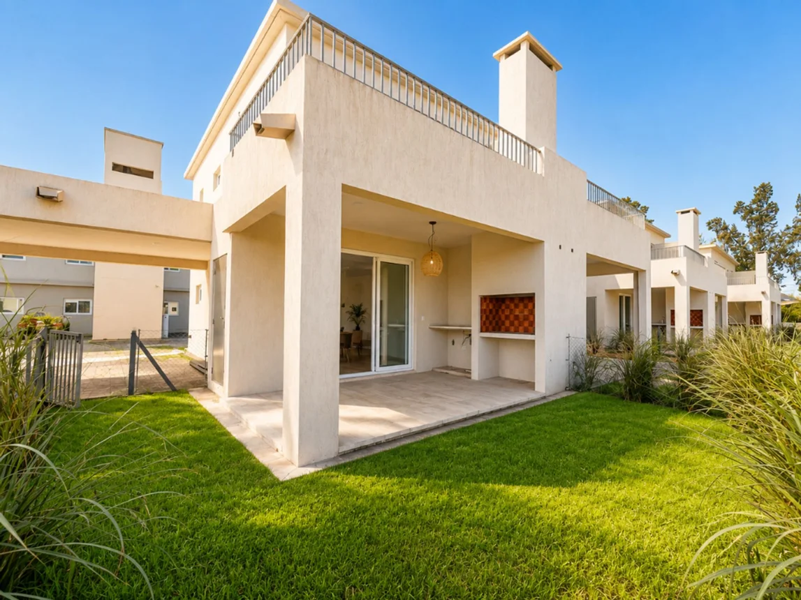 Casa dúplex de 3 ambientes en venta en Pilar, Joaquin V. Gonzalez 1800