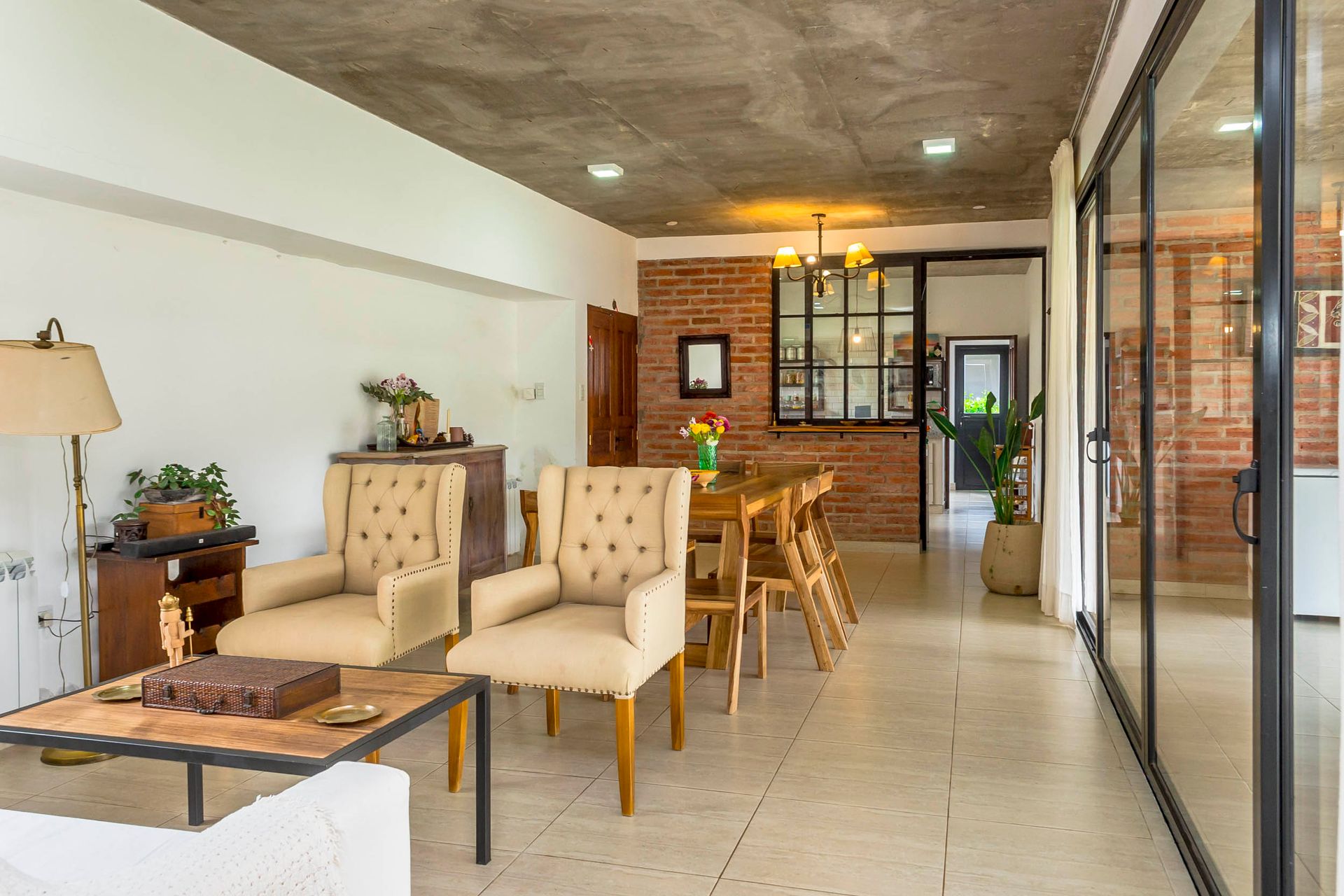 CASA CON PILETA EN VENTA PRADERAS APTA CREDITO - foto 4