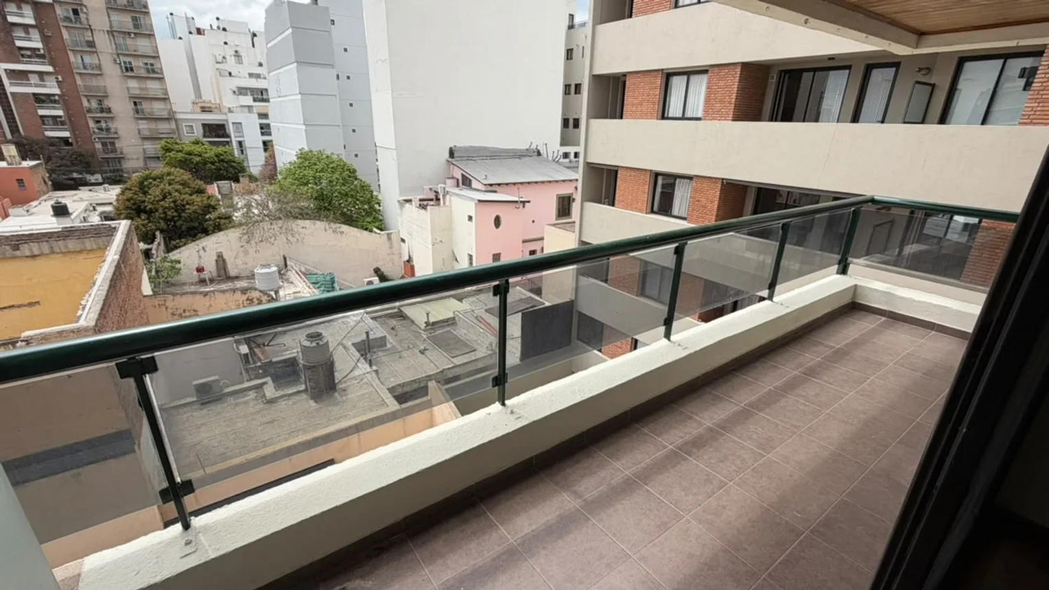 Venta depto 2 dorm y balcon b° genrl paz apto cred, foto 3