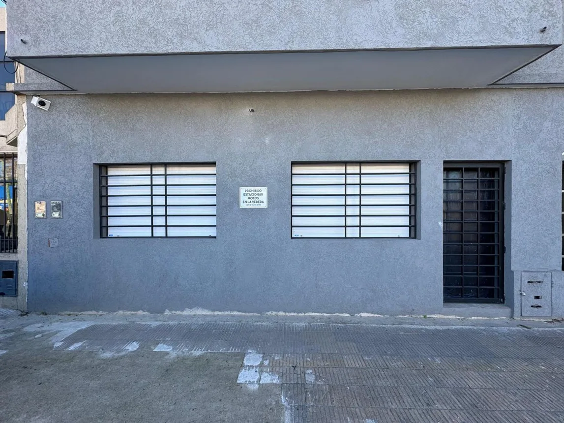 PH en venta en Llavallol, Antártida Argentina 1100