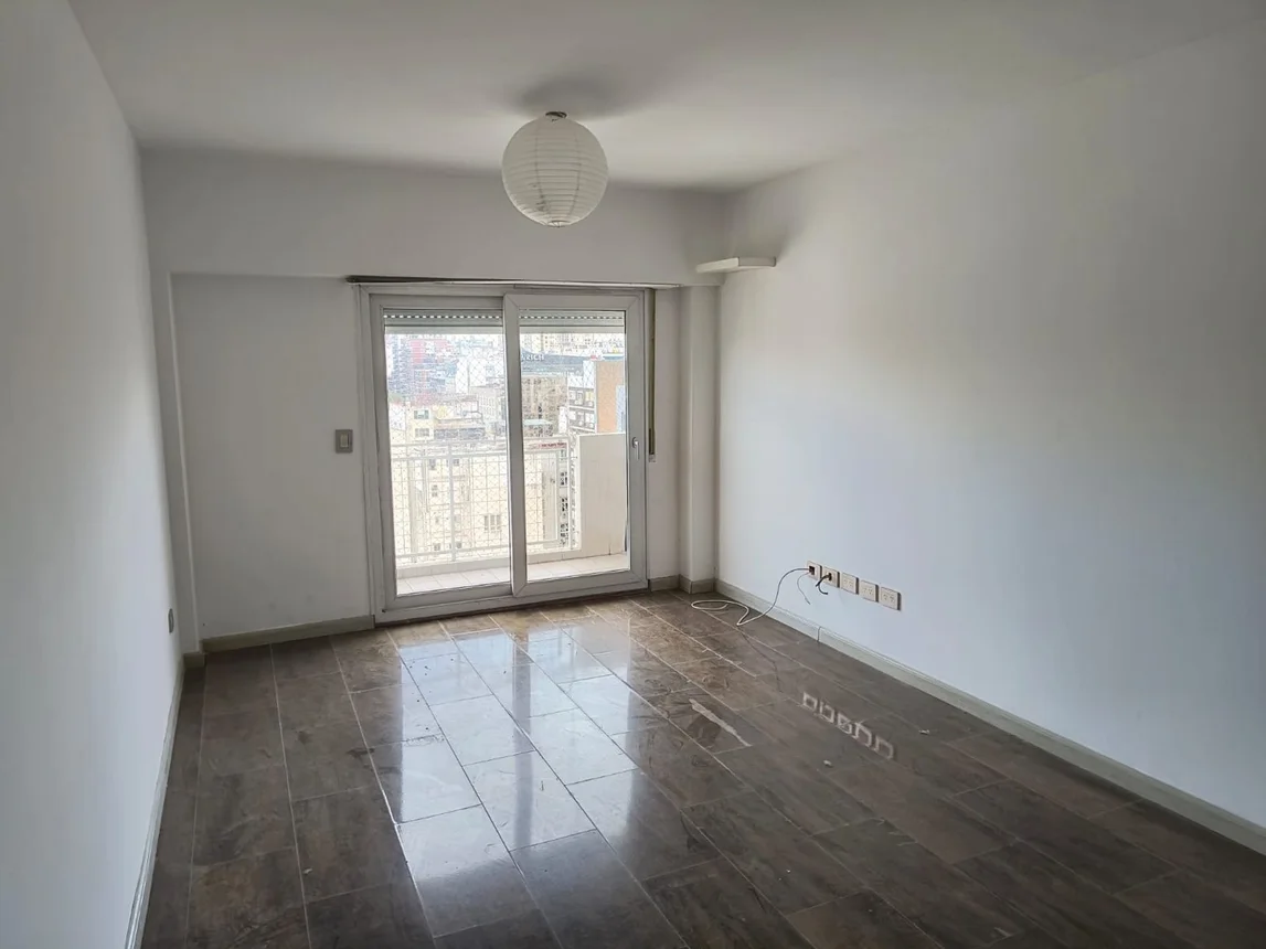 Dúplex de 4 ambientes en venta en Retiro, Suipacha 900