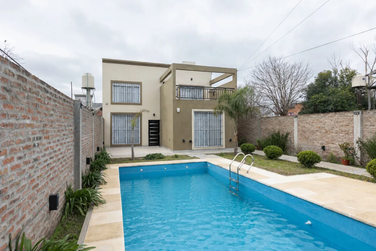 Venta casa 6 amb merlo c/ pileta y parque, foto 2