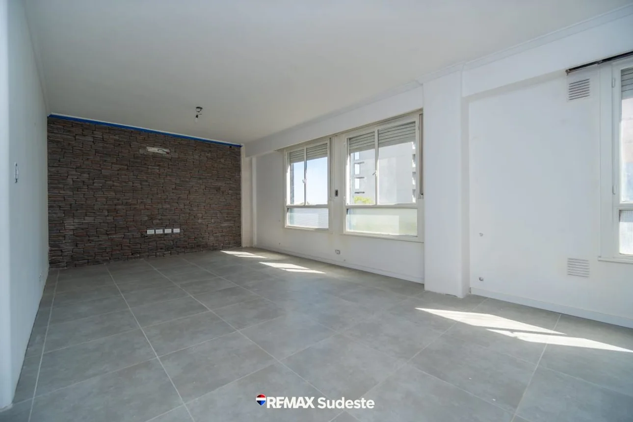 Piso de 3 ambientes en venta en Bahía Blanca, Thompson 0