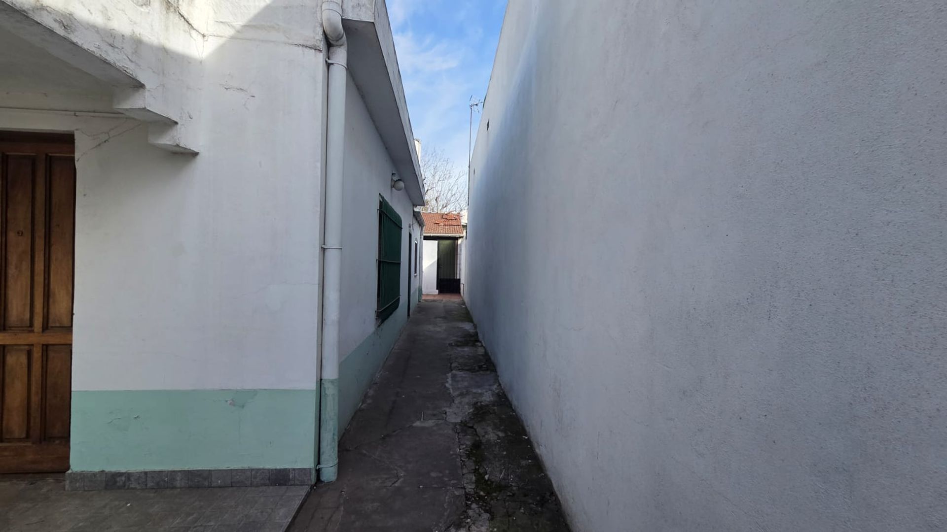 Foto 2 — ALQUILER PH 3 AMBIENTES PATIO y COCHERA LlAVALLOL