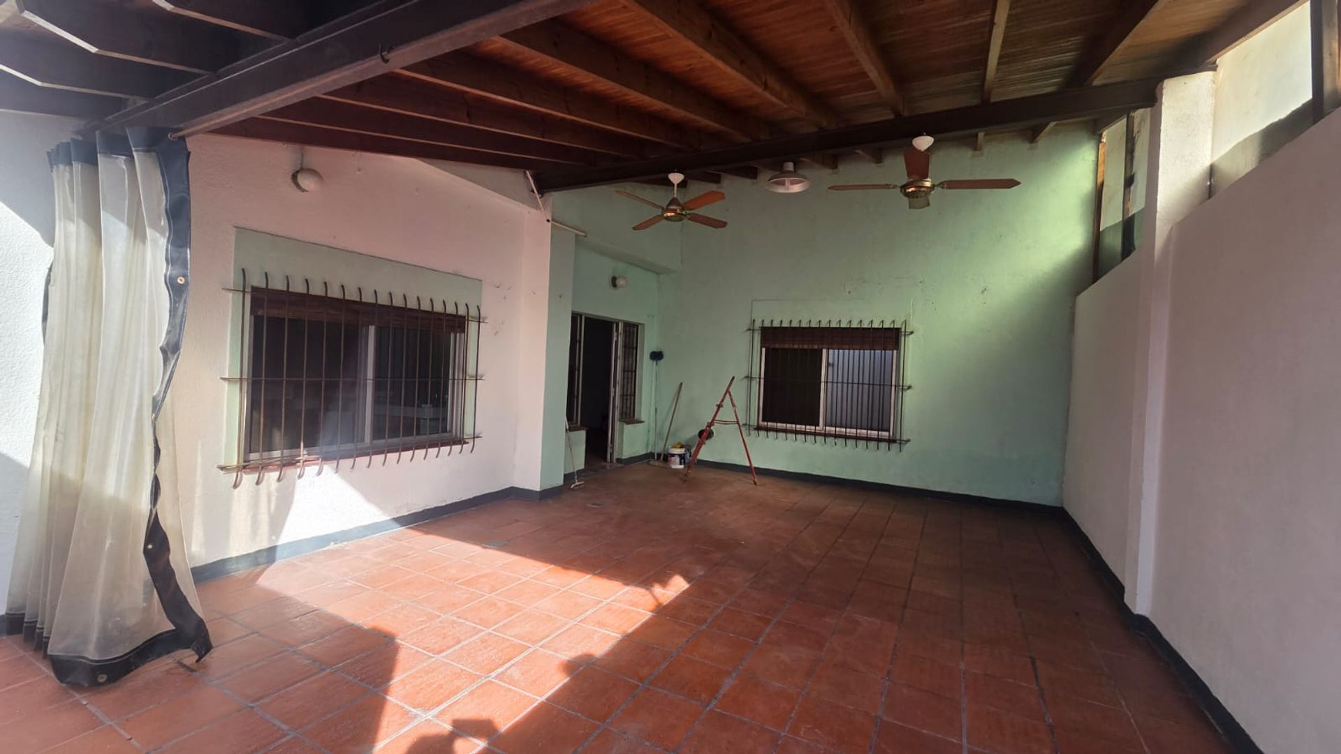 Foto 4 — ALQUILER PH 3 AMBIENTES PATIO y COCHERA LlAVALLOL