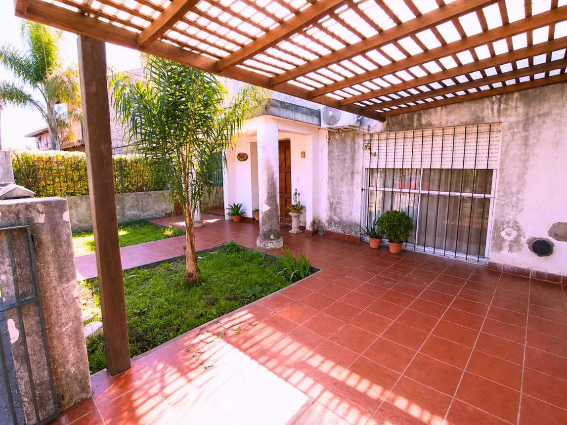Casa de 4 ambientes en venta en Ingeniero Maschwitz, Los Andes 1800