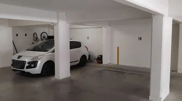 Cochera en Edificio Pilay calle Francia 2009