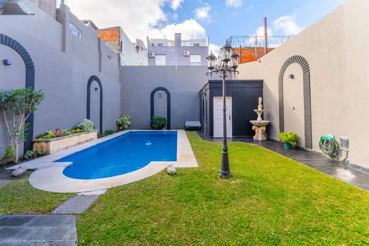 Casa en venta en Flores