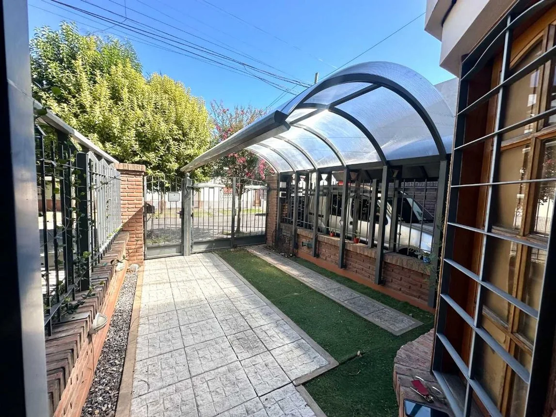 Dúplex de 3 ambientes en venta en Bernal Oeste, Ameghino 1100, foto 2