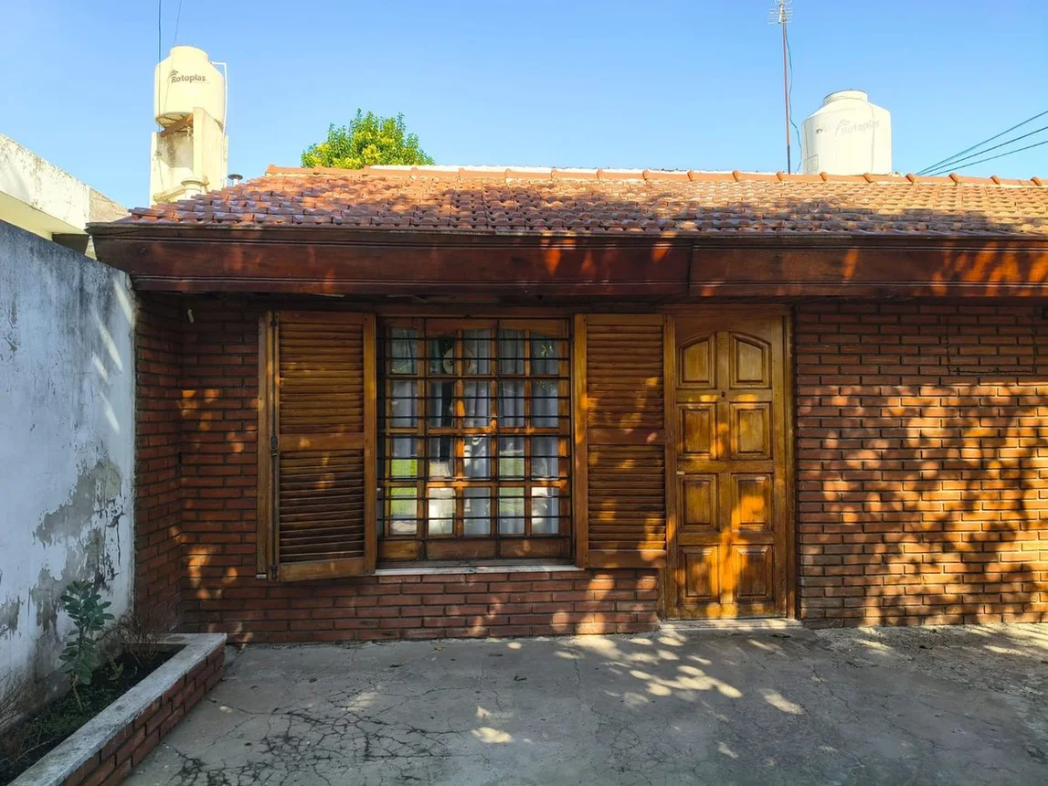 Casa de 4 ambientes en venta en Morón, General González Balcarce 2500, foto 2
