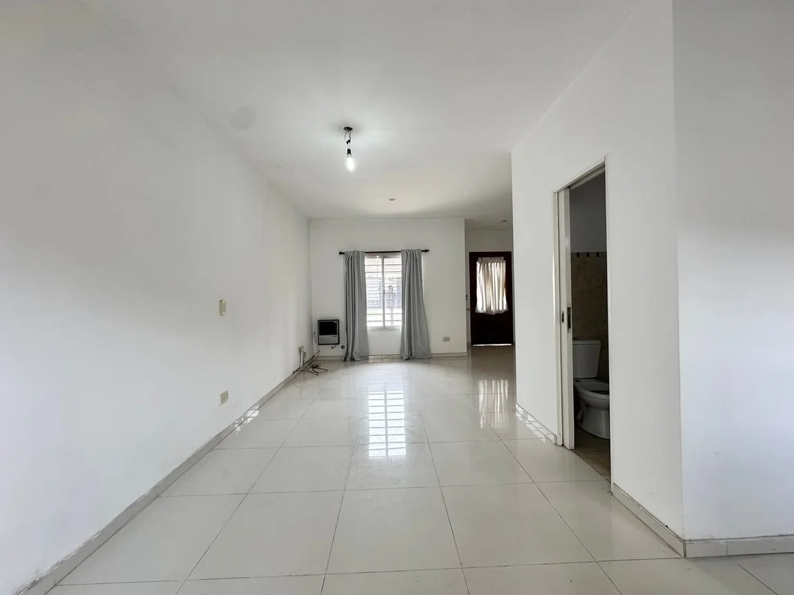 Casa dúplex en venta en Monte Grande, Liniers 100
