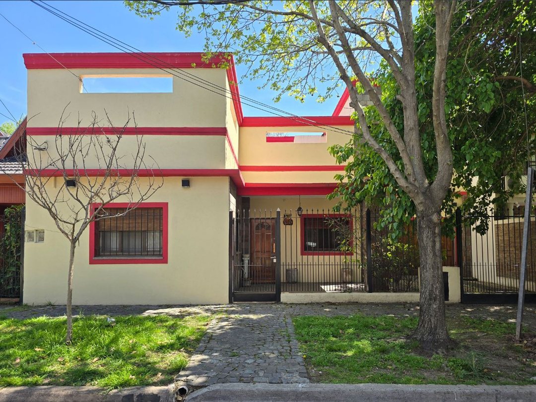 VENTA CASA 4 AMB TERRAZA COCHERA CIUDAD JARDIN