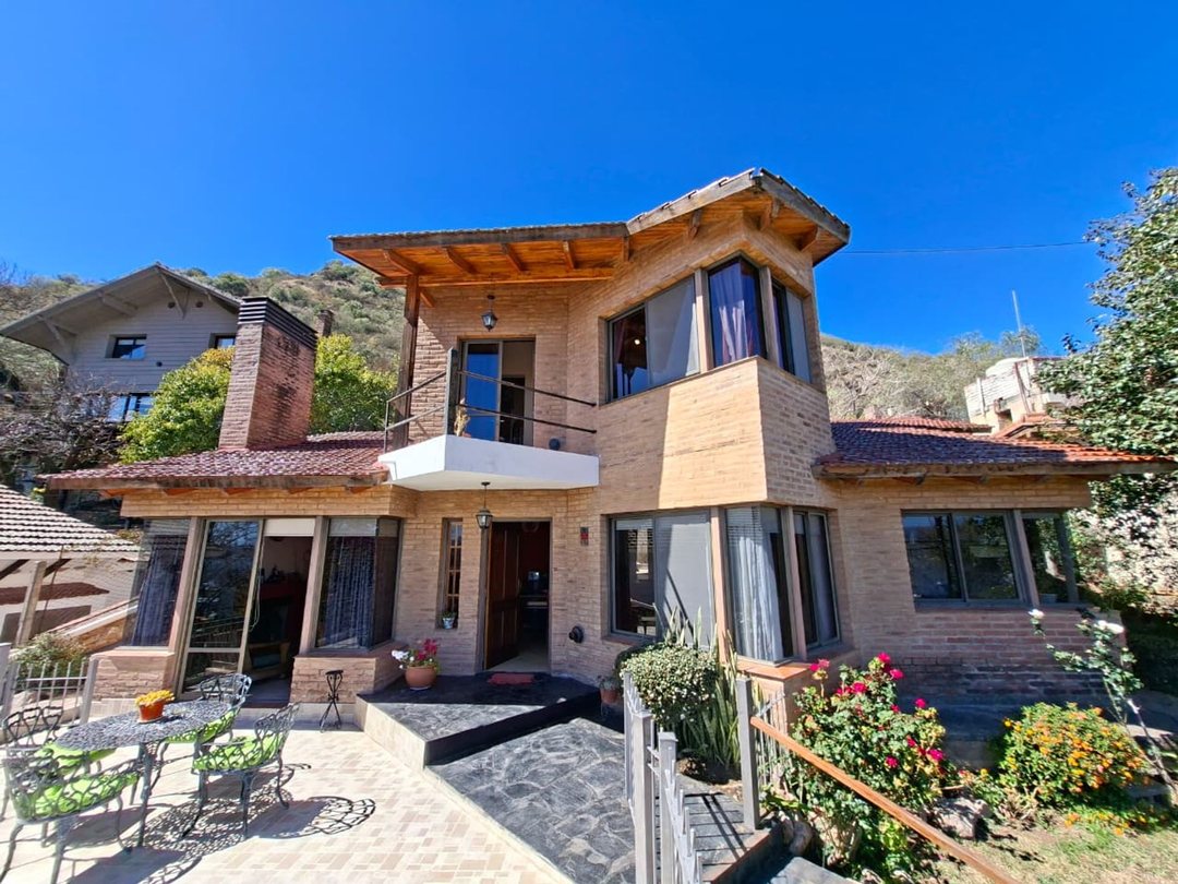 CASA EN VENTA 3 DORM  CON VISTA VCP APTO CREDITO