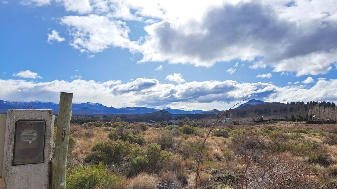 Amplio terreno con vista al lago Ñirihuau