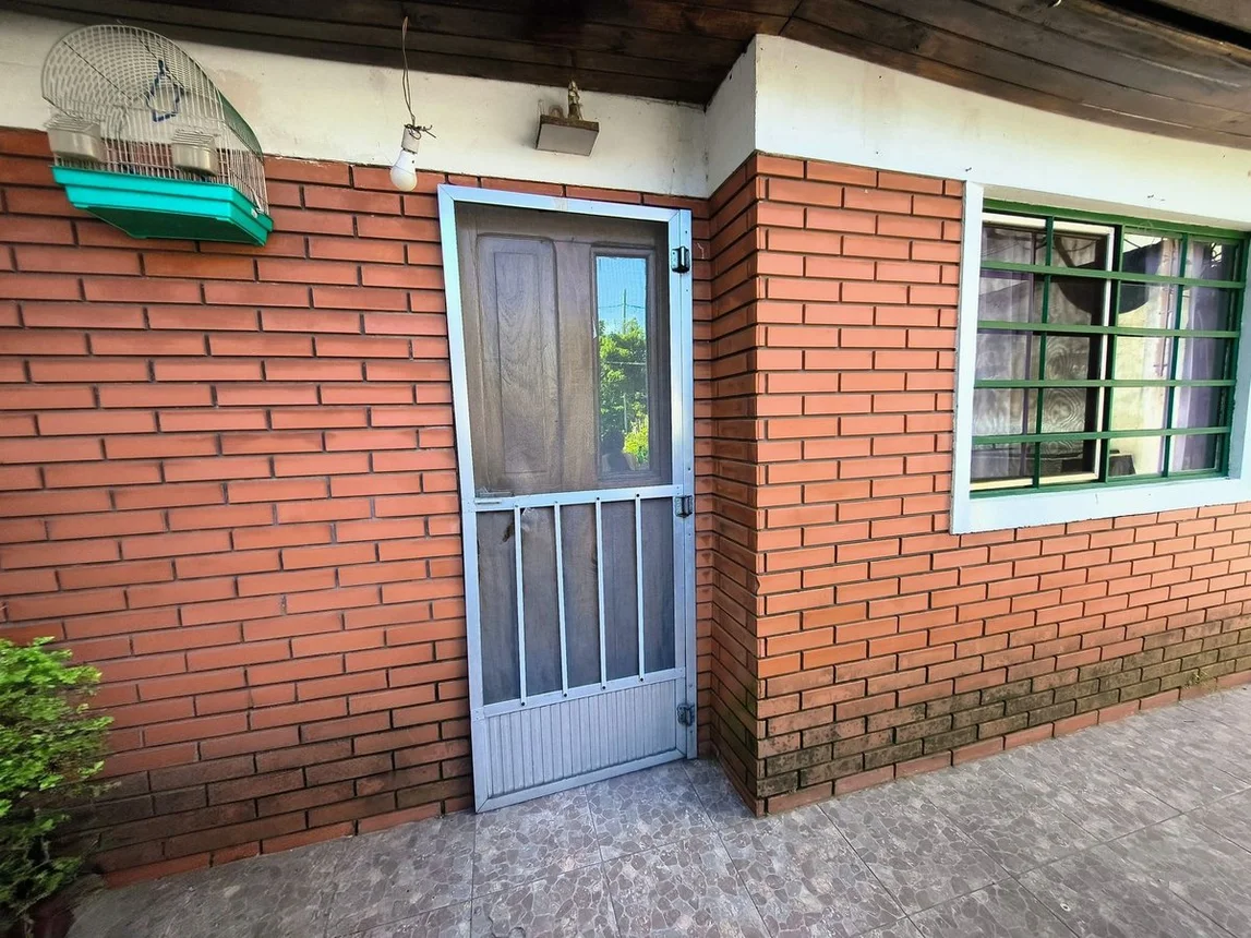Casa de 6 ambientes en venta en Lomas de Zamora, Calle Gaspar Núñez de Arce 2100, foto 2