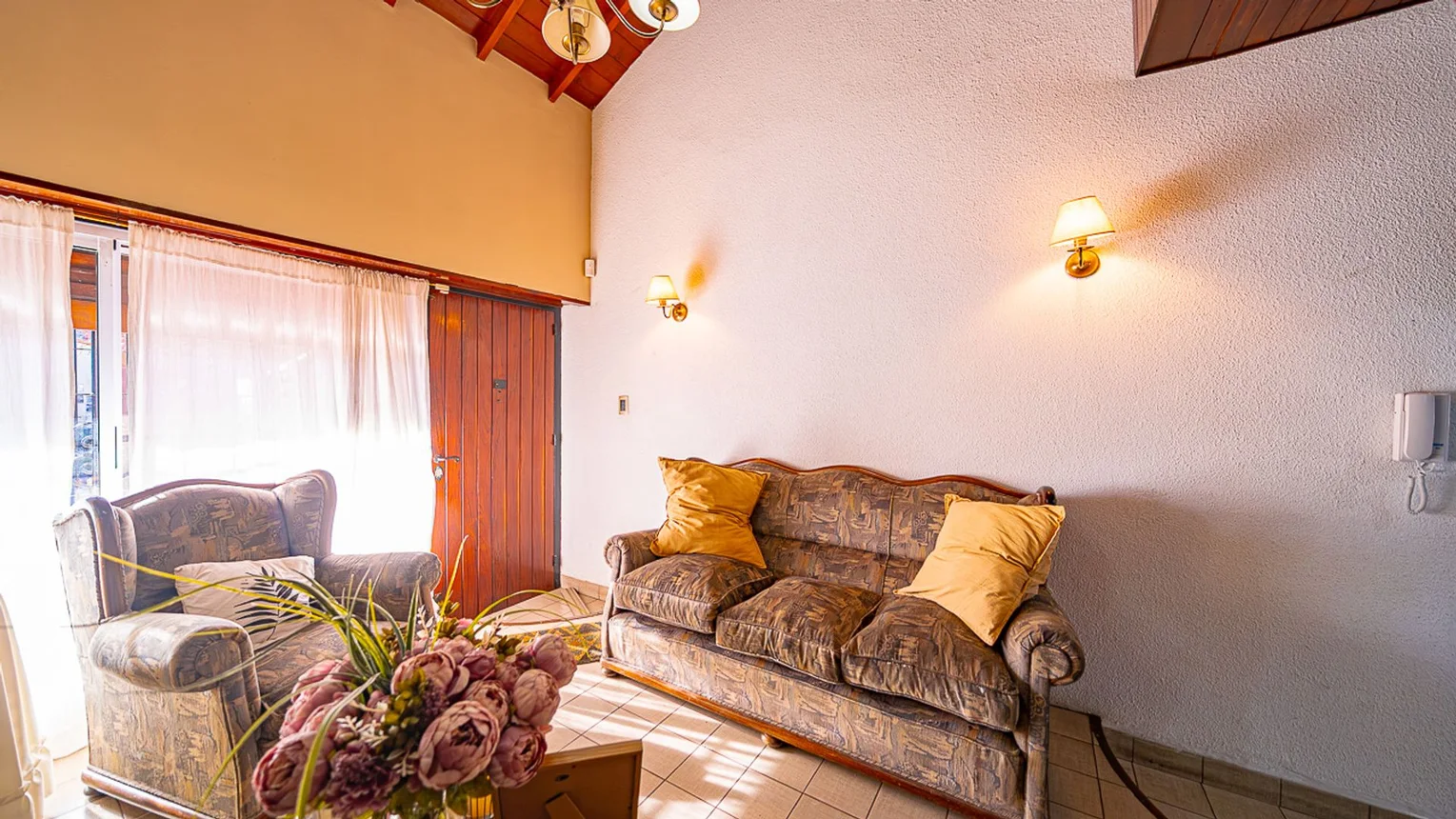 Casa de 5 ambientes en venta en Wilde, Helguera 6100, foto 3
