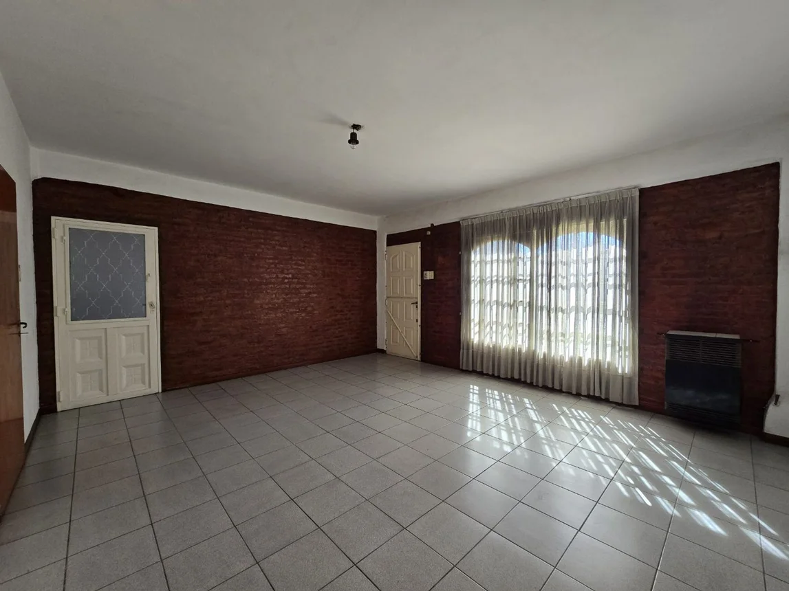 Casa en venta en Banfield, foto 3